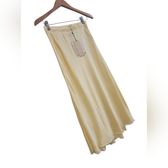 Nation Ltd Yellow Satin Midi Skirt Raw Hem XS / Small Pull On New USA - Picture 3 of 6